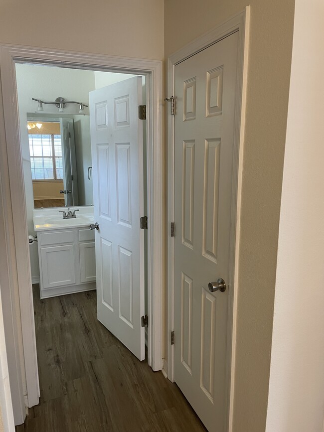 Photo - 808 Crystal Wells Ct S