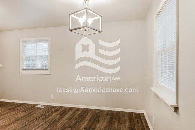 Photo - 1933 Dequincy St