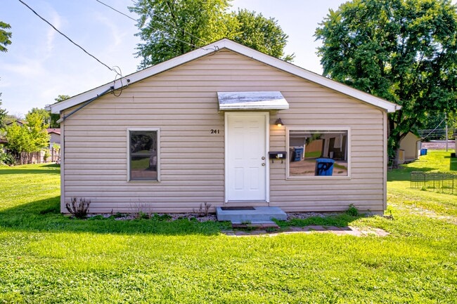 Photo - 241 Kahl St