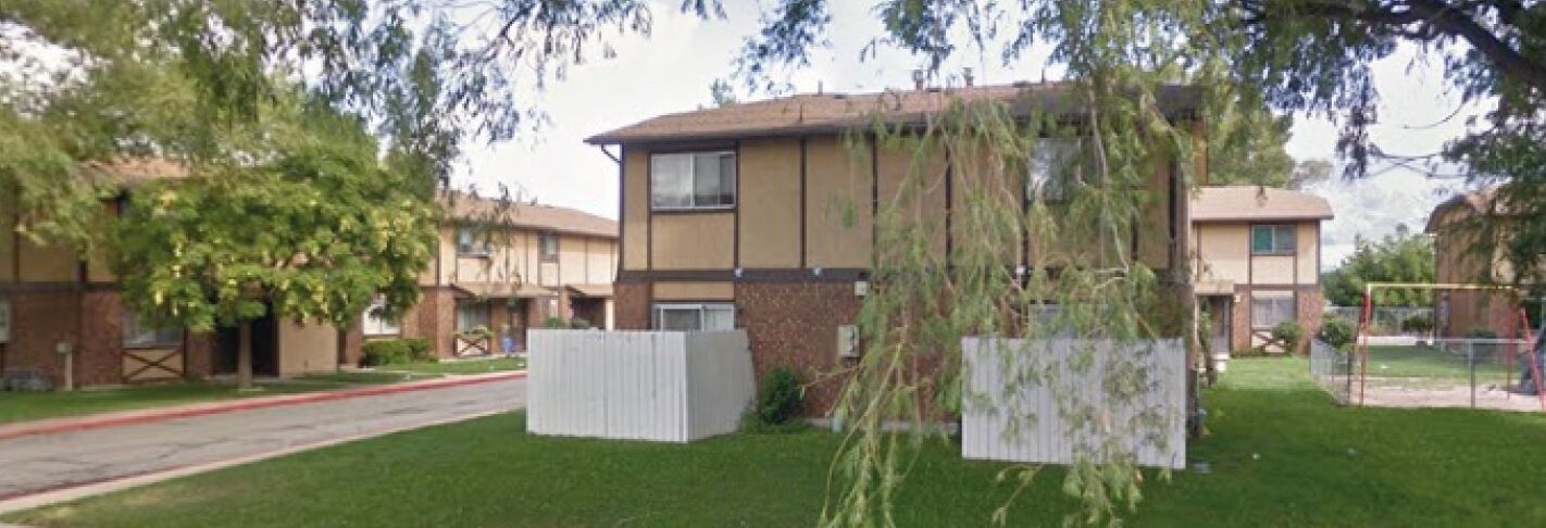 Parkwood Apartments - Parkwood Apartments