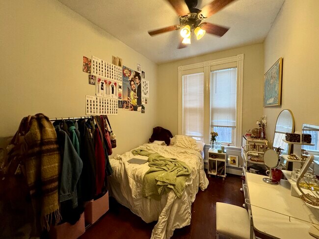 Photo - 719 Parker St Unidad 2