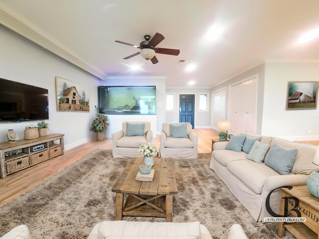 Photo - 112 Farm to Market 1042