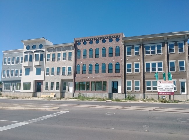 Building Photo - Grovecrest Center Rental