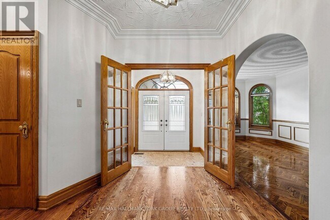 Photo - 185 Goulding Ave