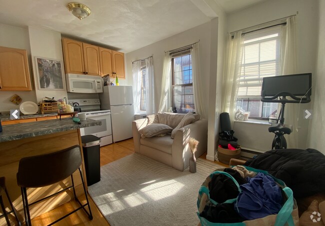 Building Photo - 29 Charter St Rental