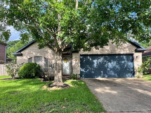 Building Photo - 3527 Riverside Dr Rental