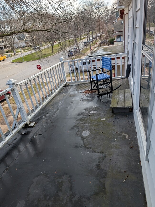 Photo - 1927 E Newberry Blvd Unit 1927