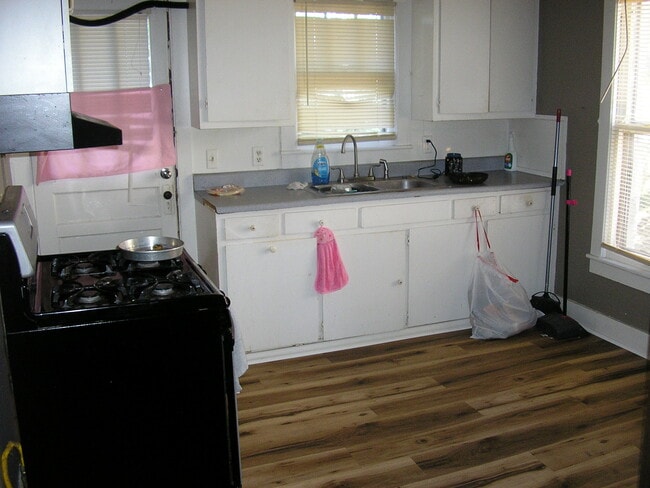 Photo - 1625 Catherine Dr Unit A