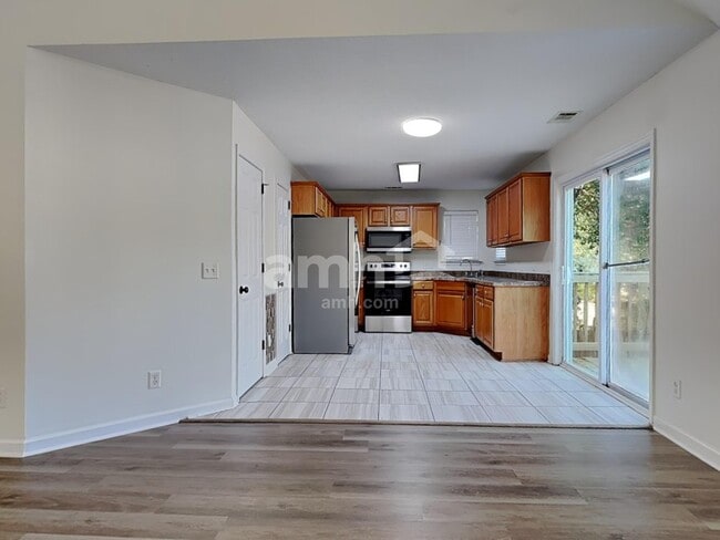 Photo - 300 Aspen Arbor