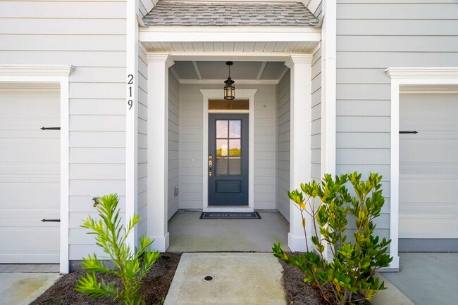 Photo - 219 Skylah Ln