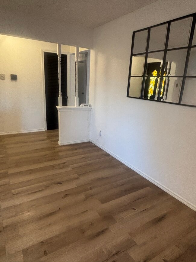 Photo - 310 Meadowlark Ln