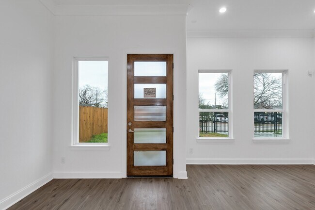 Photo - 7315 Iwo Jima Rd