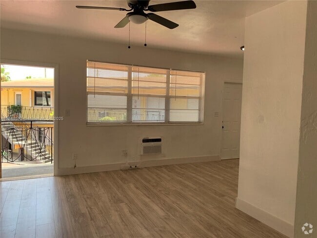 Building Photo - 17051 NE 23rd Ave Unit 2G Rental