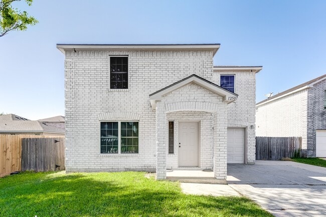 Building Photo - 12507 Rio Bravo St Rental