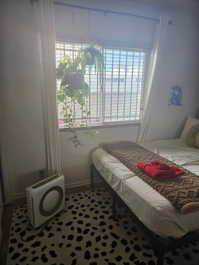 1627 Council St Unidad Triplex