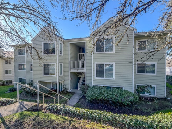 Building Photo - 975 Aberdeen Ave NE