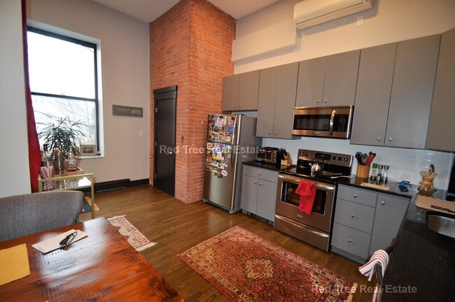 Photo - 440 Western Ave