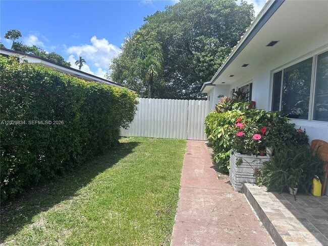 Photo - 2806 SW 35th Ave Unidad 1