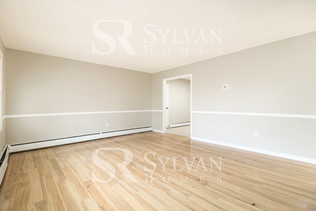 Photo - At Last, This Is What You Have Been Search... Casa