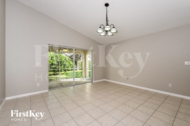 Photo - 9783 Gladiolus Bulb Loop