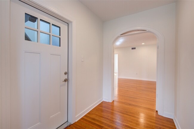 Photo - 2208 Blodgett St