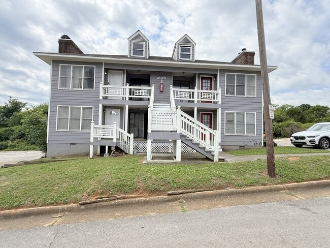 Building Photo - 3929 Highridge Dr SW