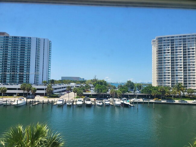 Photo - 220 Kings Point Dr Unidad 407 Rental