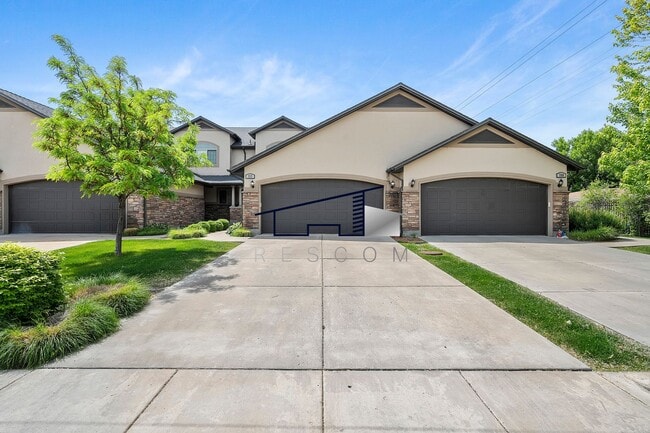 Large Riverdale 4 Bedroom 3.5 Bathroom Tow... - Large Riverdale 4 Bedroom 3.5 Bathroom Tow... Apartment Unit 757