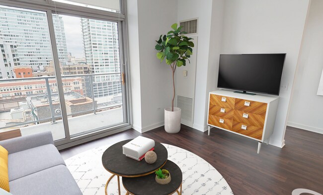 Photo - 755 S Clark St