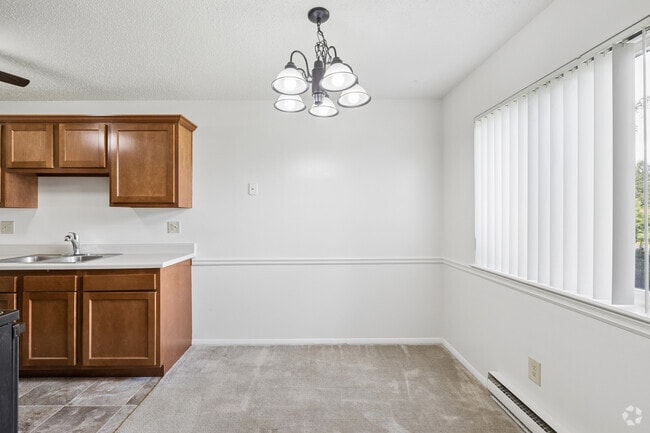 2BR, 1.5BA - 912SF - Dining Room