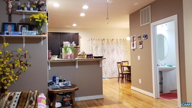 Photo - 103 Longwood Dr