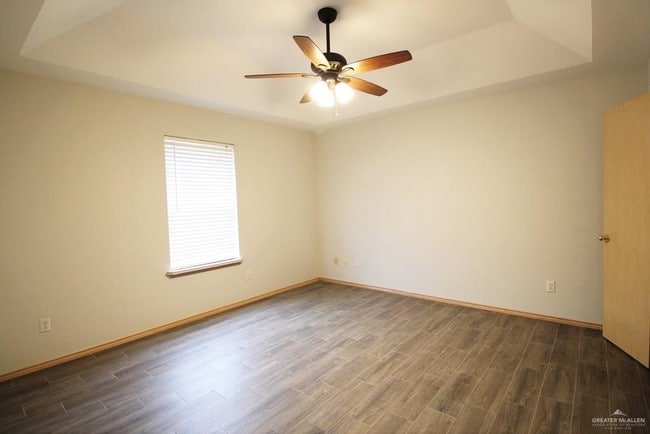 Photo - 15 Falcon Ave W