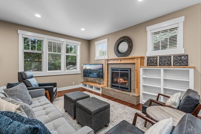 Photo - Grand Northwest Crossing Home. Fully furni...