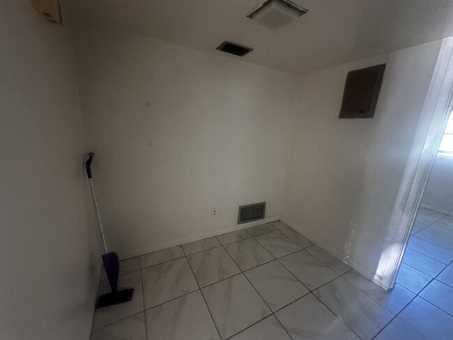 Photo - 1315 E Silver Springs Blvd