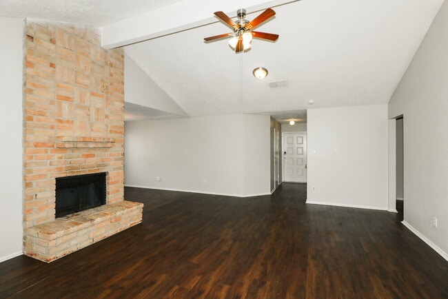 Photo - 15826 Beechnut St