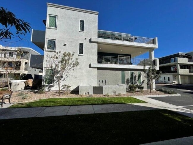 Building Photo - 1250 Abbey Ln