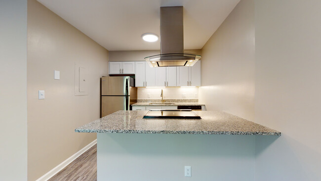 Building Photo - 3116 Hillsborough Street Rental