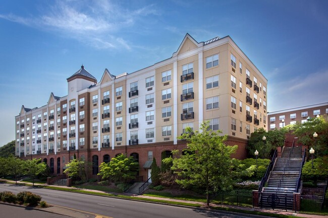 Building Photo - 100 Glen St Unit N2512 Rental