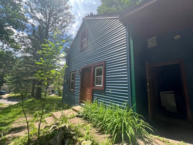 Photo - 816 Brown St