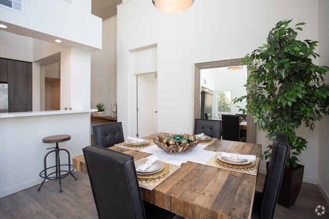 2BR, 2BA w Loft-1461 SF