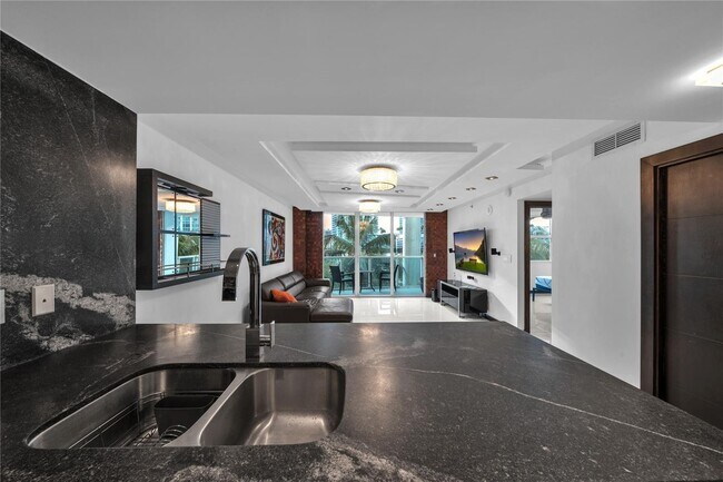 Photo - 31 SE 5th St Unit 407