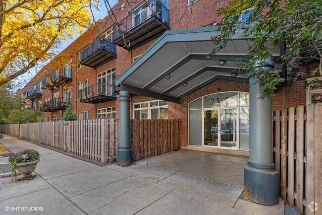 Building Photo - 2333 W St Paul Ave Unit 123 Rental