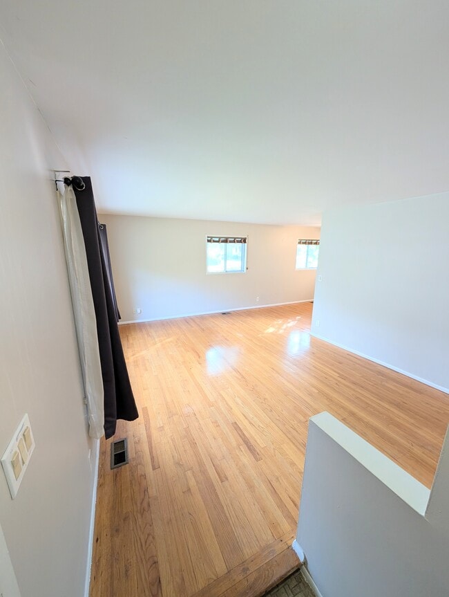 Photo - 2734 Hampshire Rd