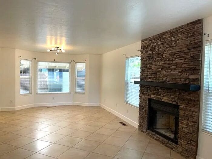 Photo - 2051 Burnside Dr