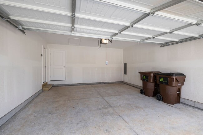 Photo - 3 bedroom duplex-Westbury Gardens!