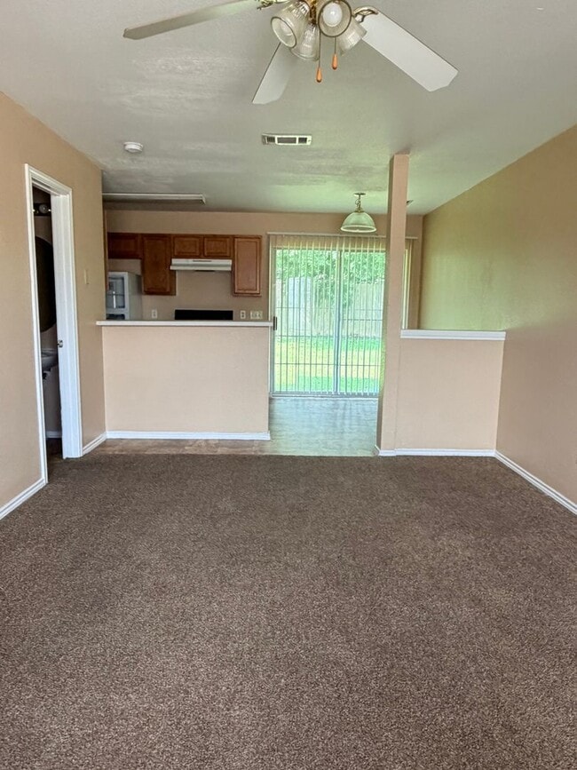 Photo - 5703 Redstone Dr Unit B
