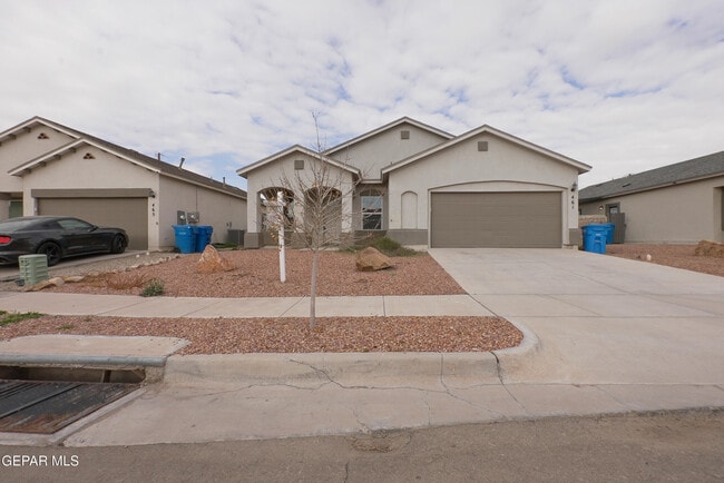 Building Photo - 461 Villa Ysleta