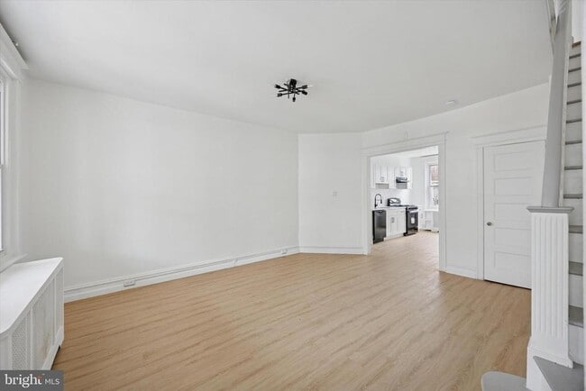 Building Photo - 110 N Sickels St