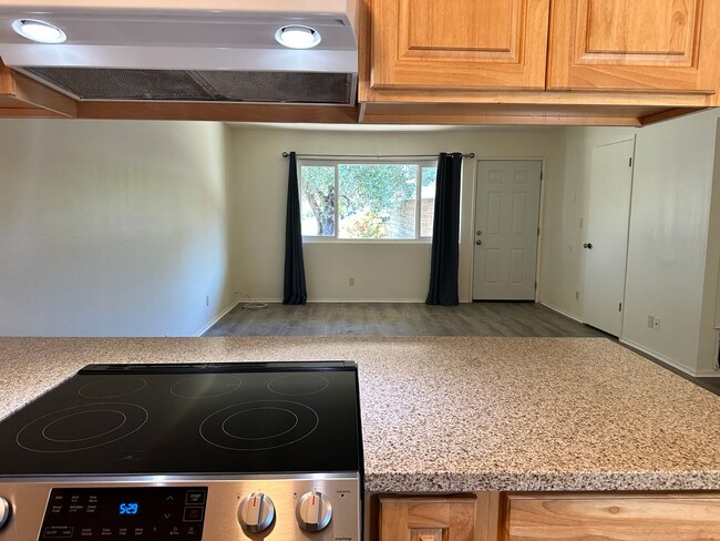 Photo - 2 Bedroom Updated Duplex