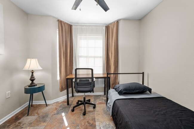 Photo - 2504 Ferguson Way